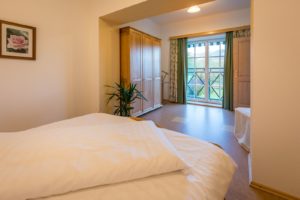 Ferienwohnung Gartenblick Schlafzimmer mit Ausblick